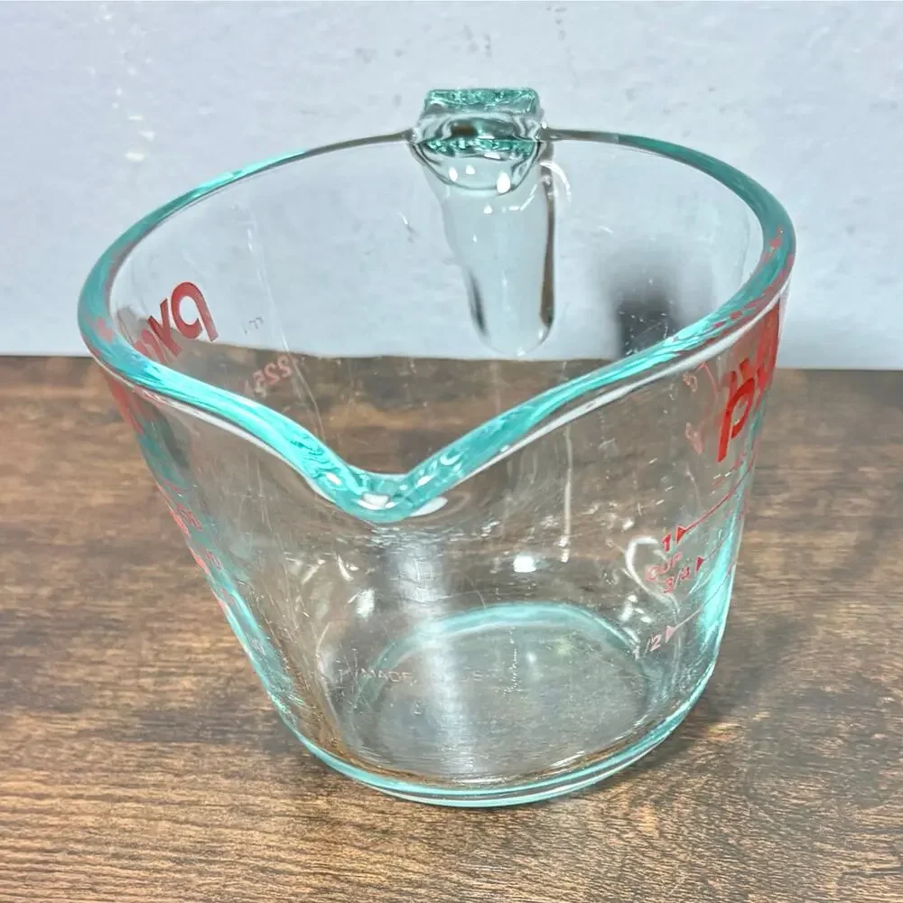 Vintage Pyrex 1 cup/250ml Glass Measuring Cup Open Handle USA